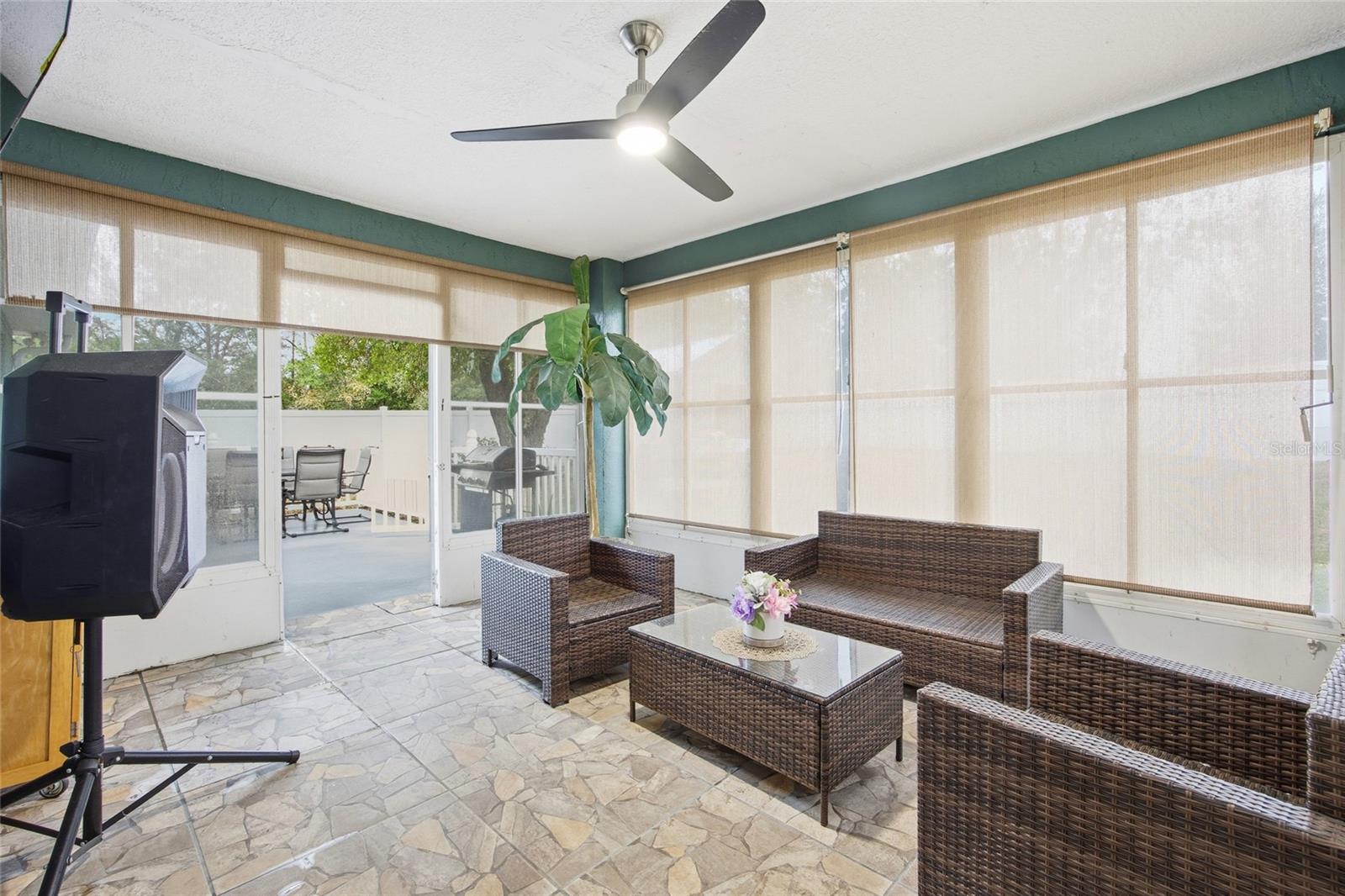 COUNTRY MEADOWS - Residential Lease