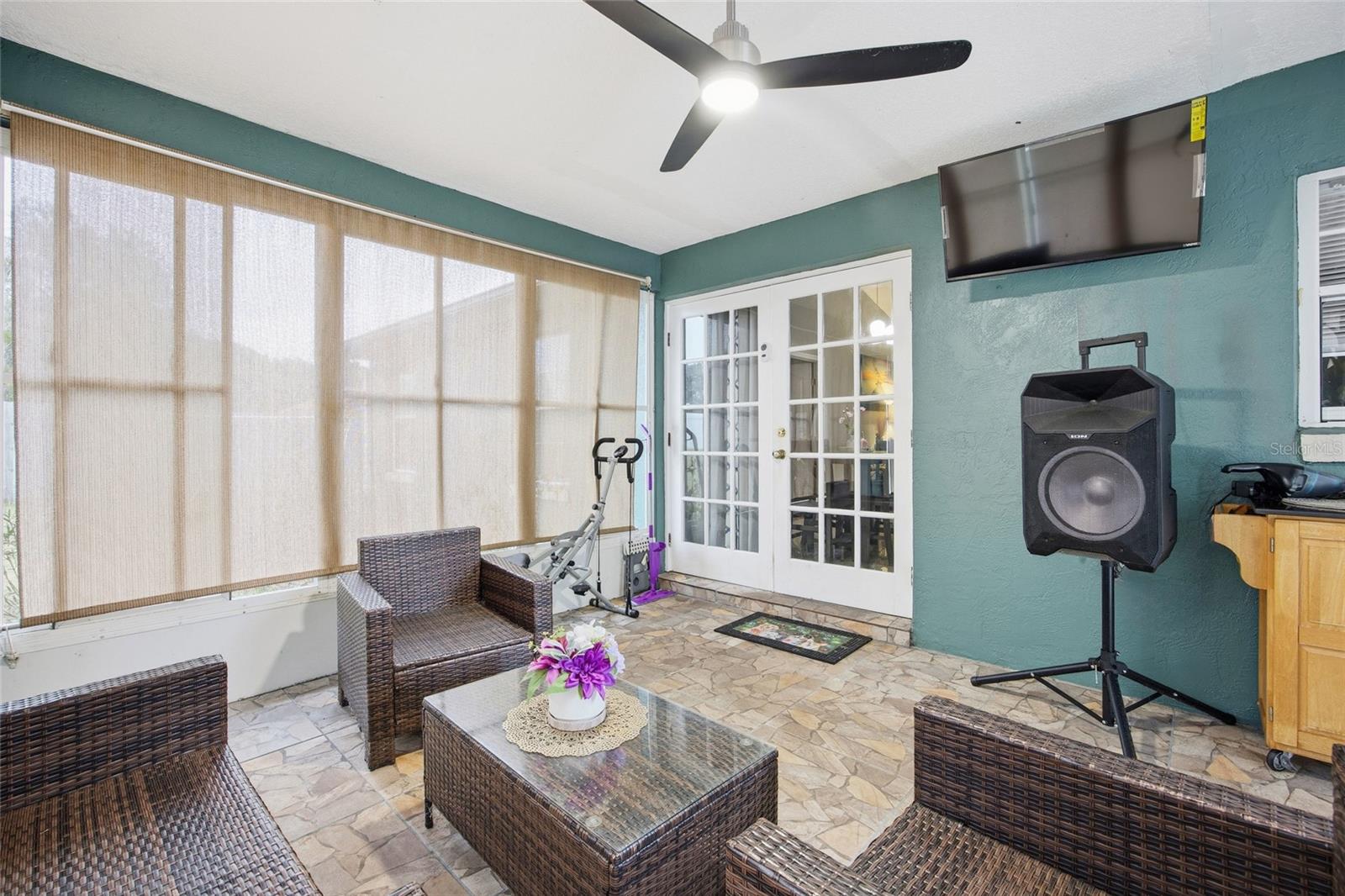 COUNTRY MEADOWS - Residential Lease