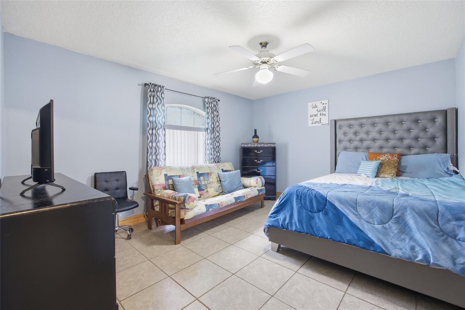 COUNTRY MEADOWS - Residential Lease