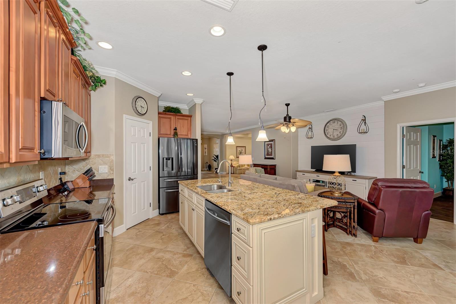 VENETIAN FALLS PH 1 - Residential