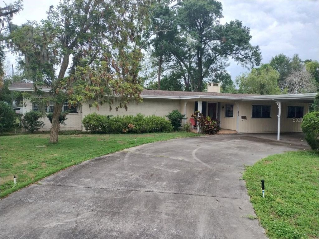 Photo of 503 Sunset Road, Plant City, FL 33563 (MLS # TB8392946)
