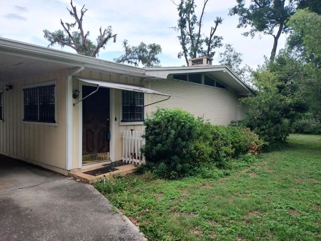 Photo of 503 Sunset Road, Plant City, FL 33563 (MLS # TB8392946)