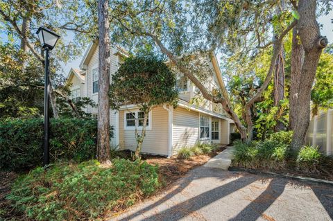 A home in PALM HARBOR