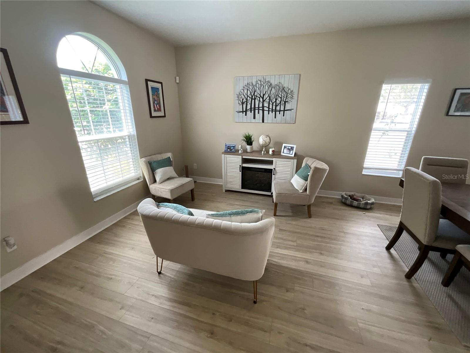 1404 SWAINSON COURT