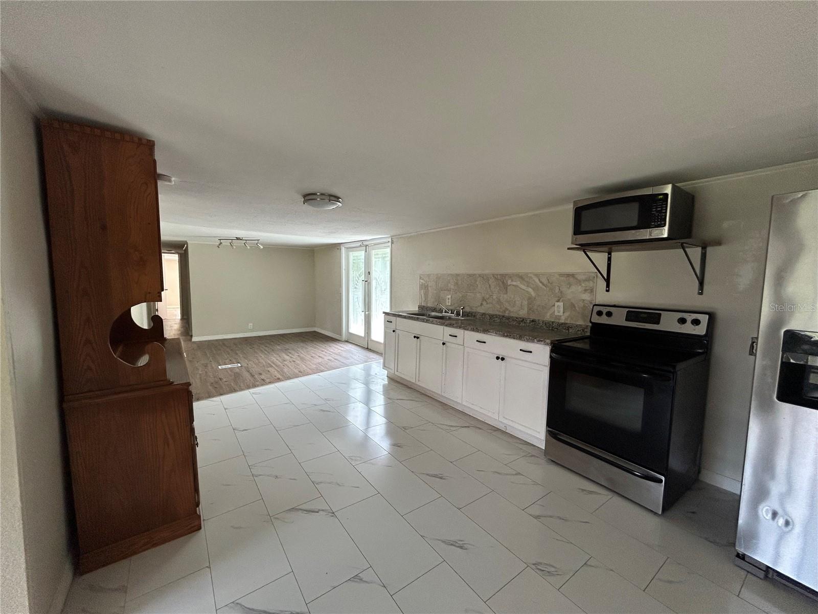 HOLIDAY ACRES UNIT 3 - Residential