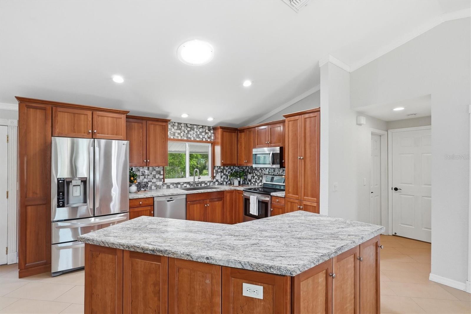 SIESTA SHORES UNIT 02 - Residential