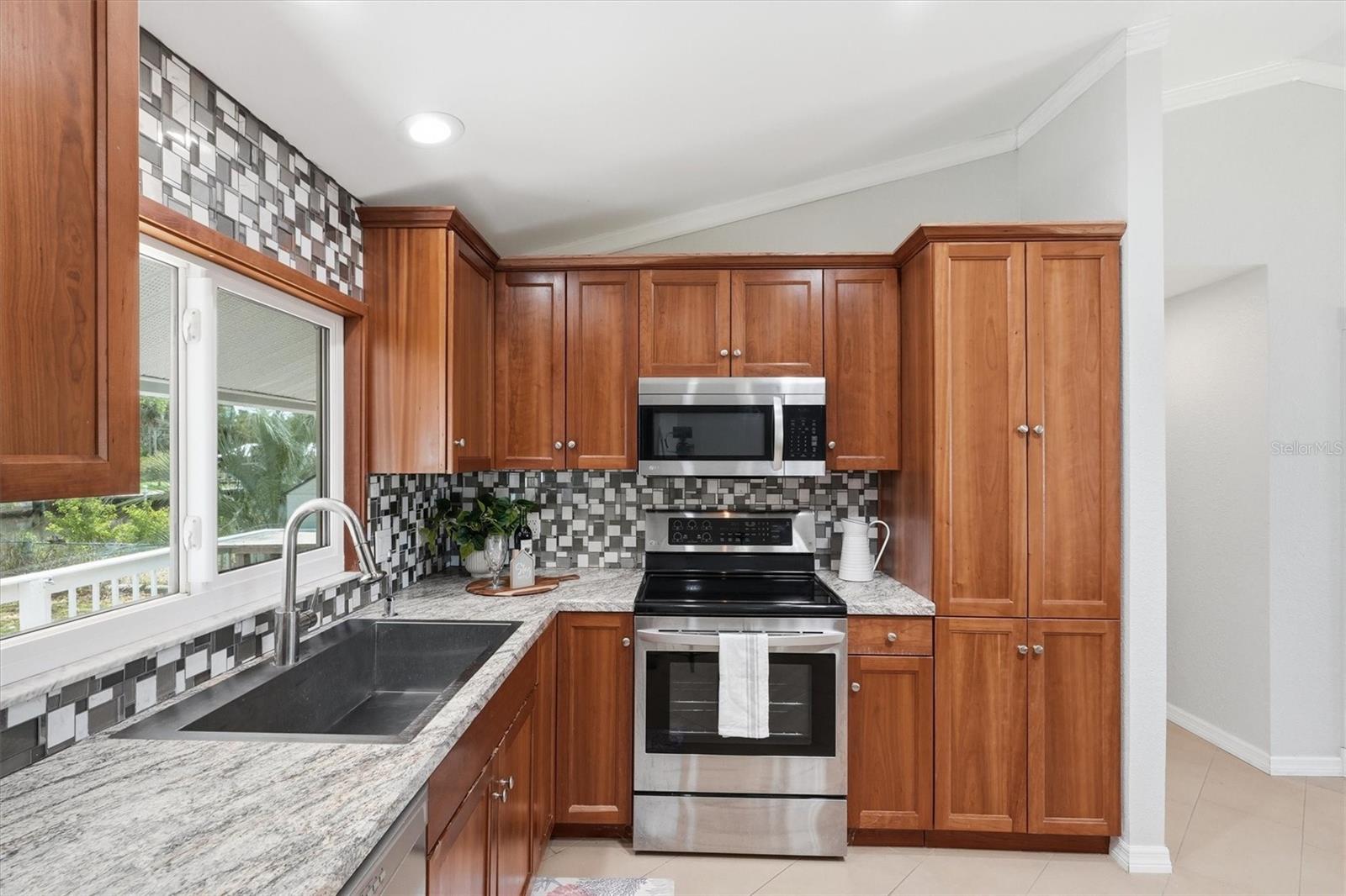 SIESTA SHORES UNIT 02 - Residential