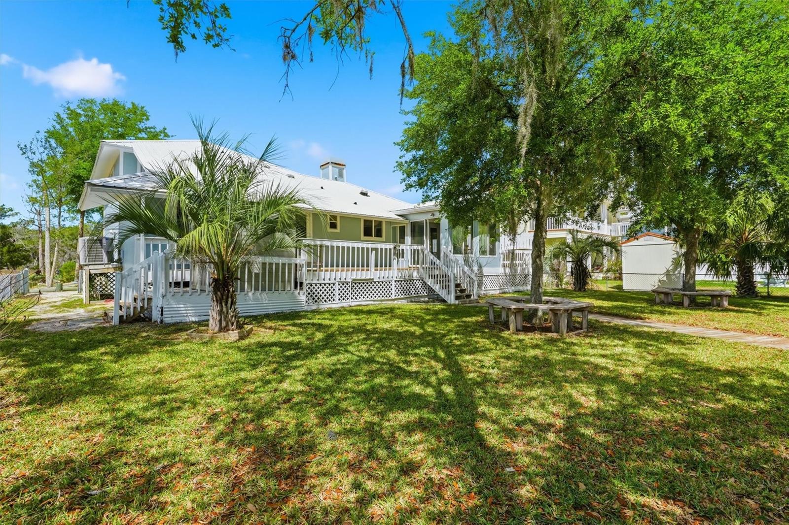 SIESTA SHORES UNIT 02 - Residential