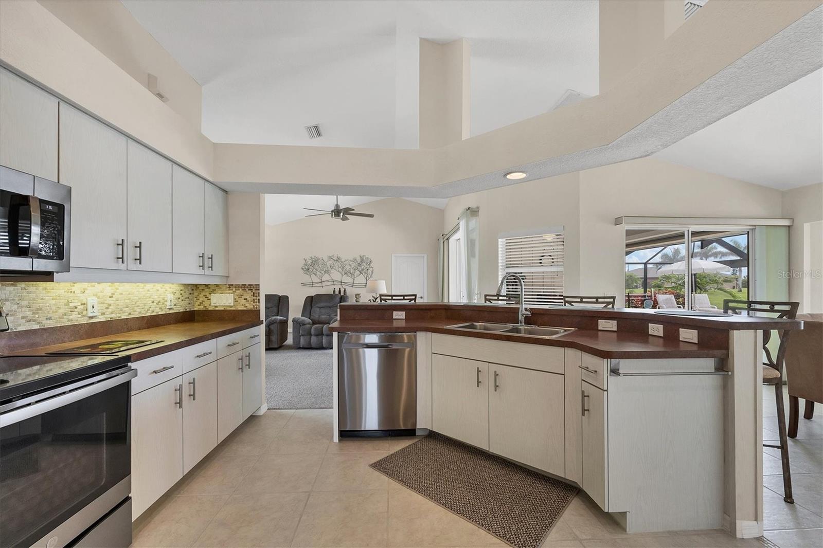 ROTONDA WEST WHITE MARSH - Residential