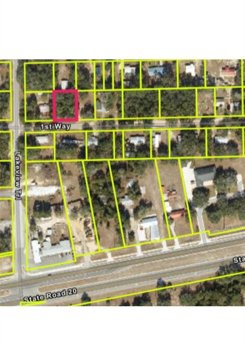 The property has 0.28 acres (12,105 square feet) and is zoned residential, allowing you to build a single-family home or place a mobile home. Electricity access is very close, which makes the connection simple and affordable. The lot is only 150 meters from the city’s main avenue (SR-20), offering convenient access to shops and services while still maintaining privacy. Market value is estimated at $12,000, but it is being offered for $7,000, presenting a great opportunity with immediate equity. This is an excellent option for investment, building, or placing a mobile home in a growing area of Putnam County.