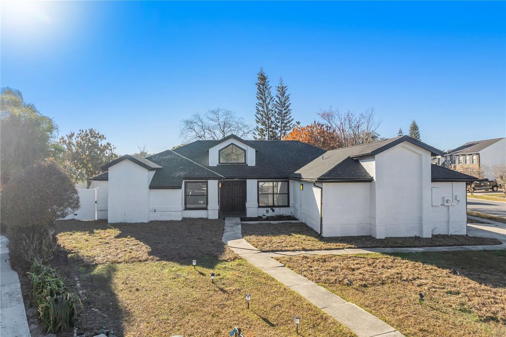 Photo of 2020 Hidden Dale Court, Kissimmee, FL 34741 (MLS # S5143407)