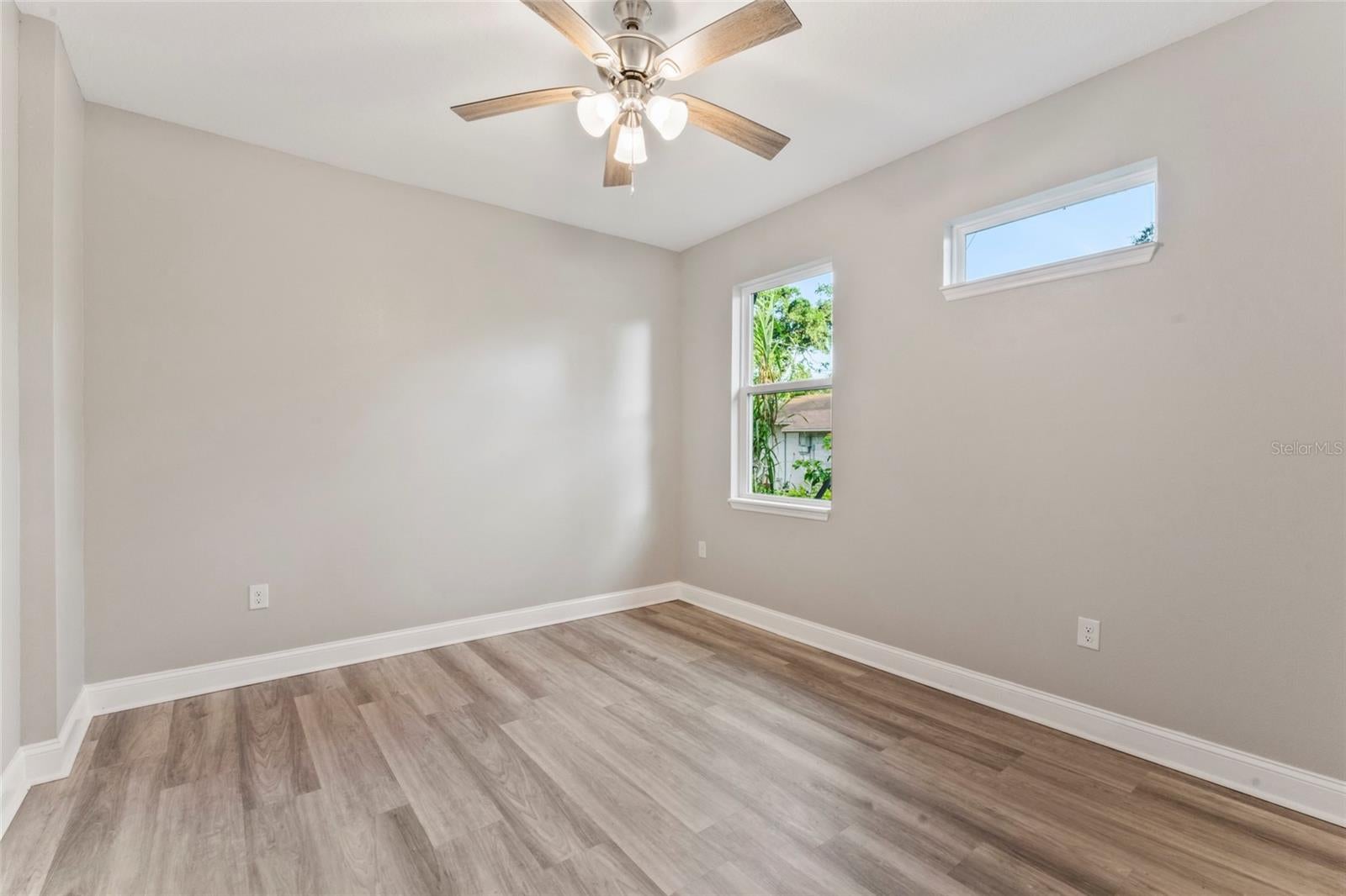 809 W LINEBAUGH AVENUE 5B