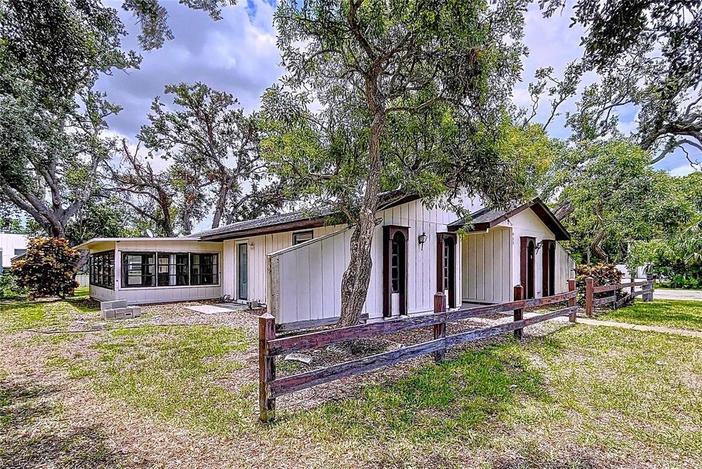 Photo of 903 72nd Street NW, Bradenton, FL 34209 (MLS # A4659416)