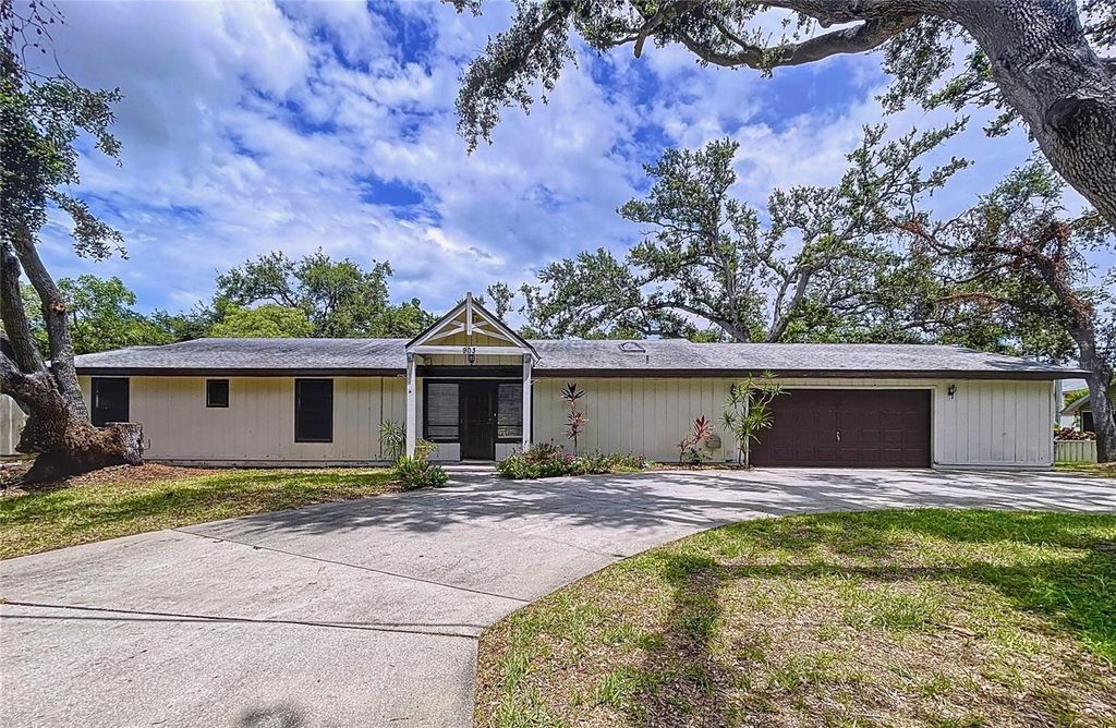Photo of 903 72nd Street NW, Bradenton, FL 34209 (MLS # A4659416)