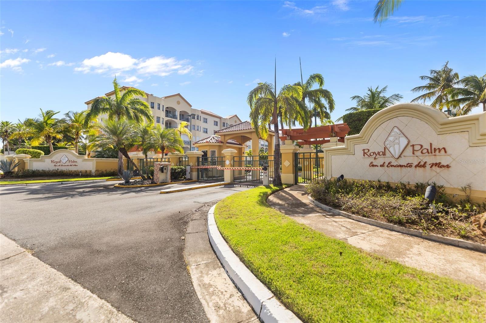 6690 ROYAL PALM C-201