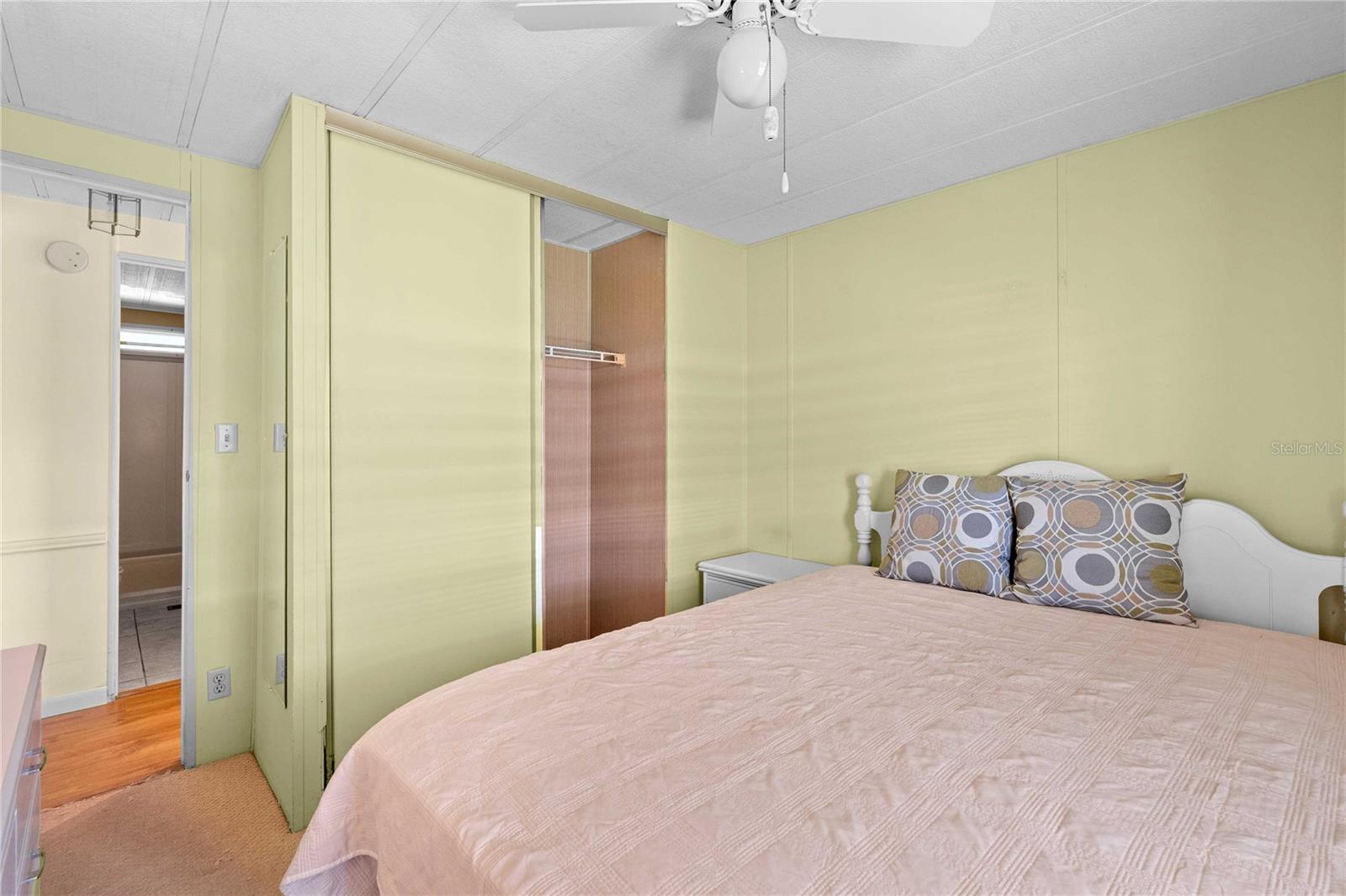 OAKS ROYAL - Residential