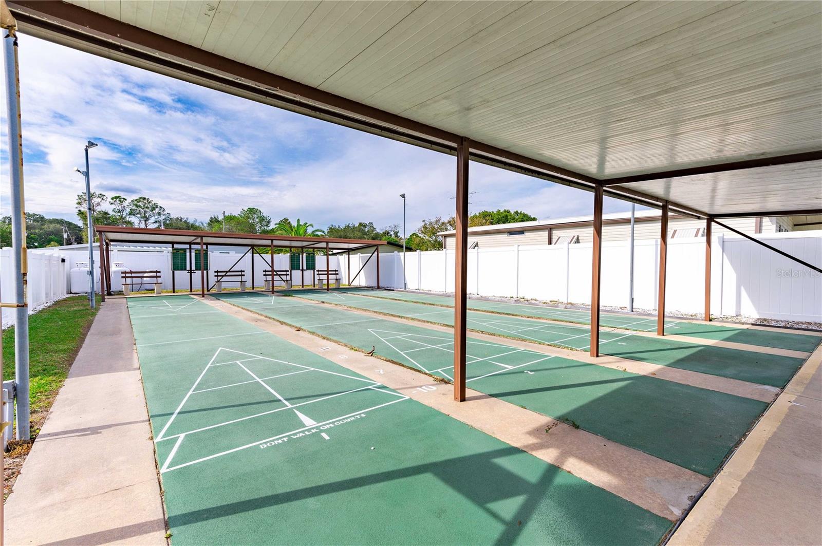 OAKS ROYAL - Residential