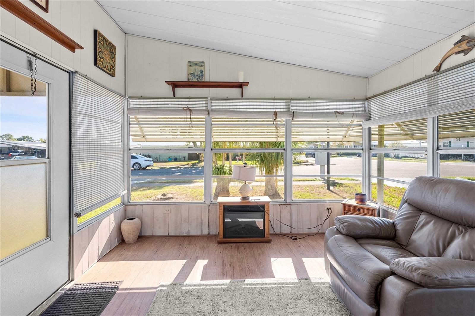 OAKS ROYAL - Residential