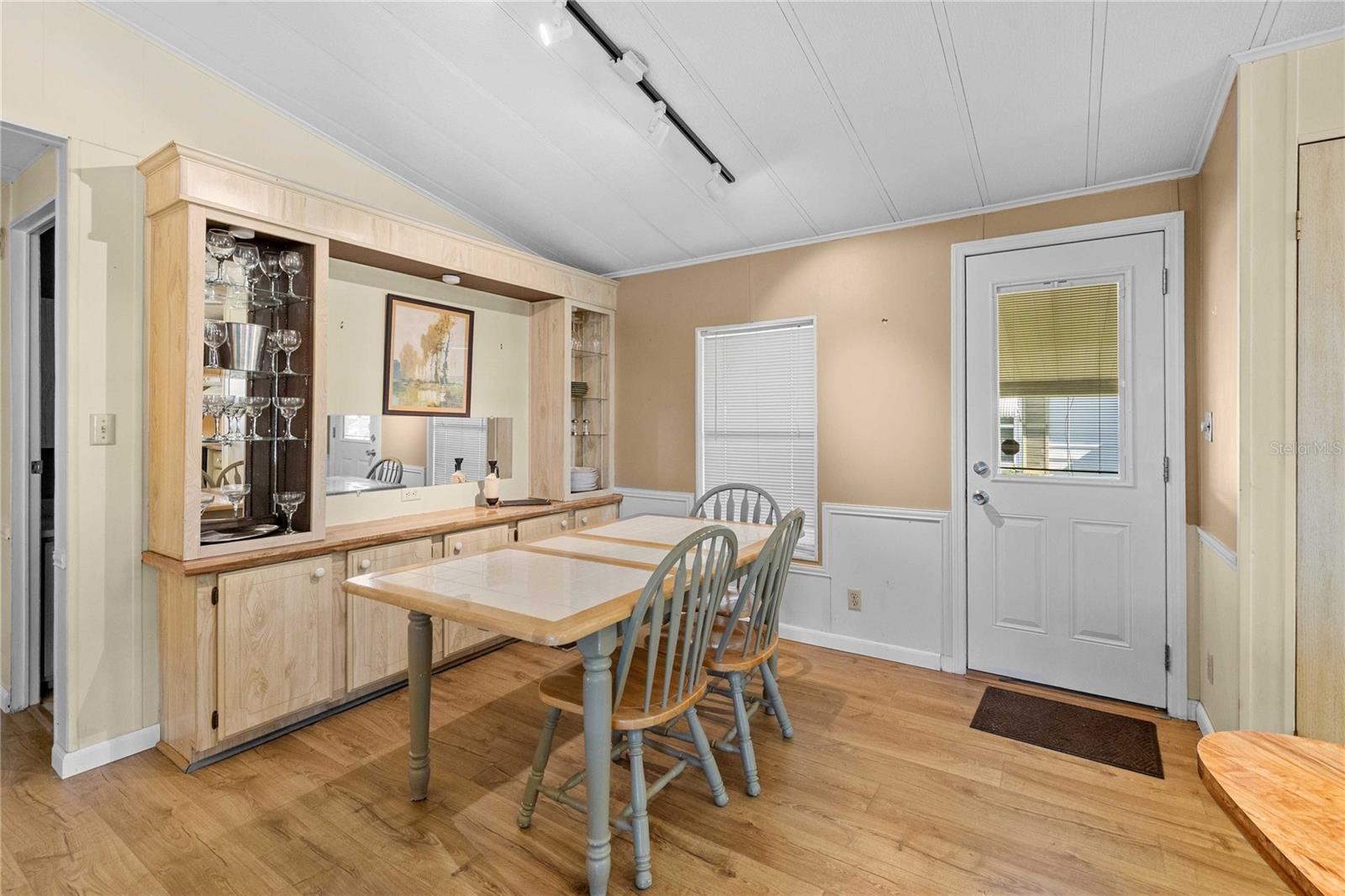 OAKS ROYAL - Residential