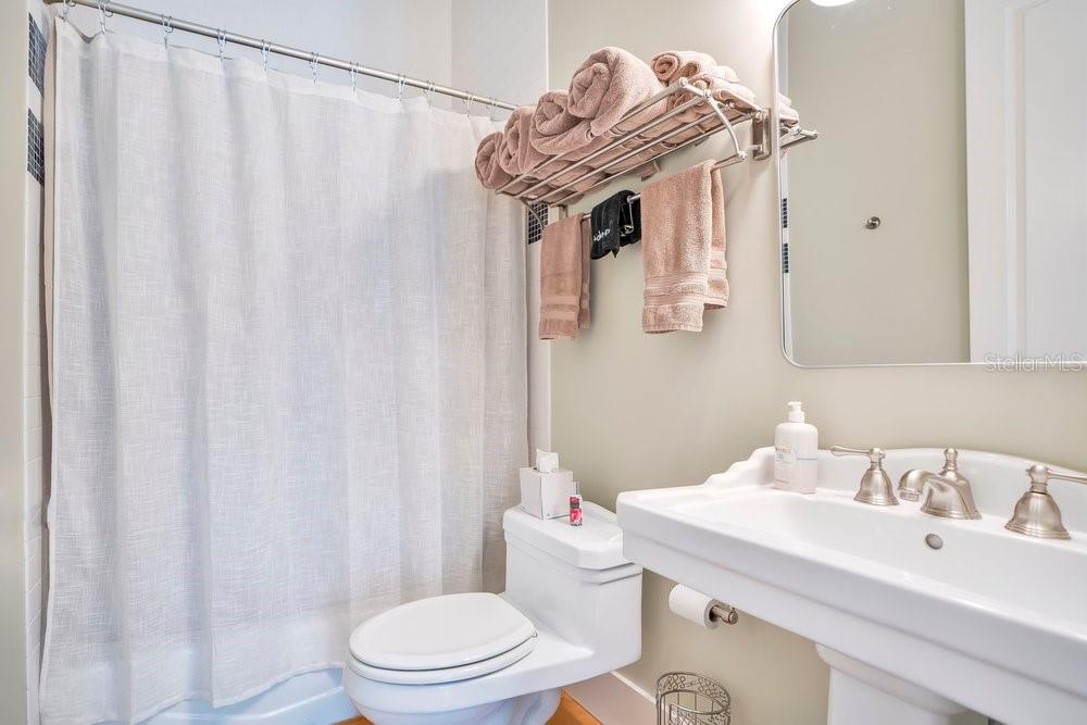 COLIN PARK - Residential