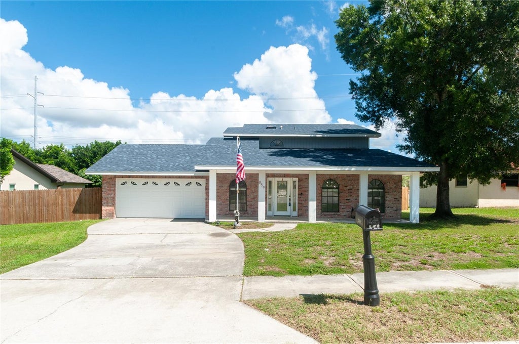 Photo of 859 Pinewood Terrace W, Palm Harbor, FL 34683 (MLS # TB8544679)