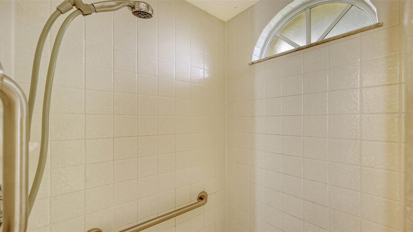 COLONIAL OAKS - Residential