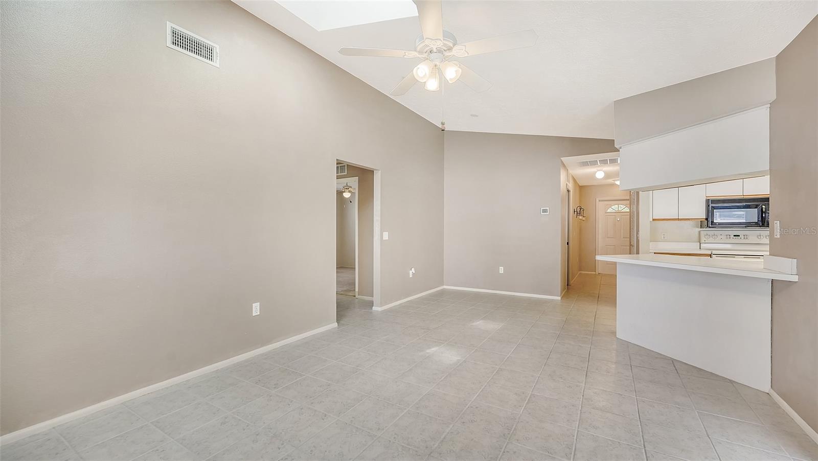 COLONIAL OAKS - Residential