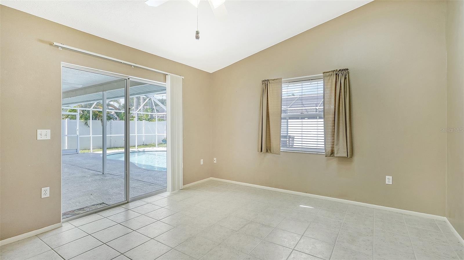 COLONIAL OAKS - Residential