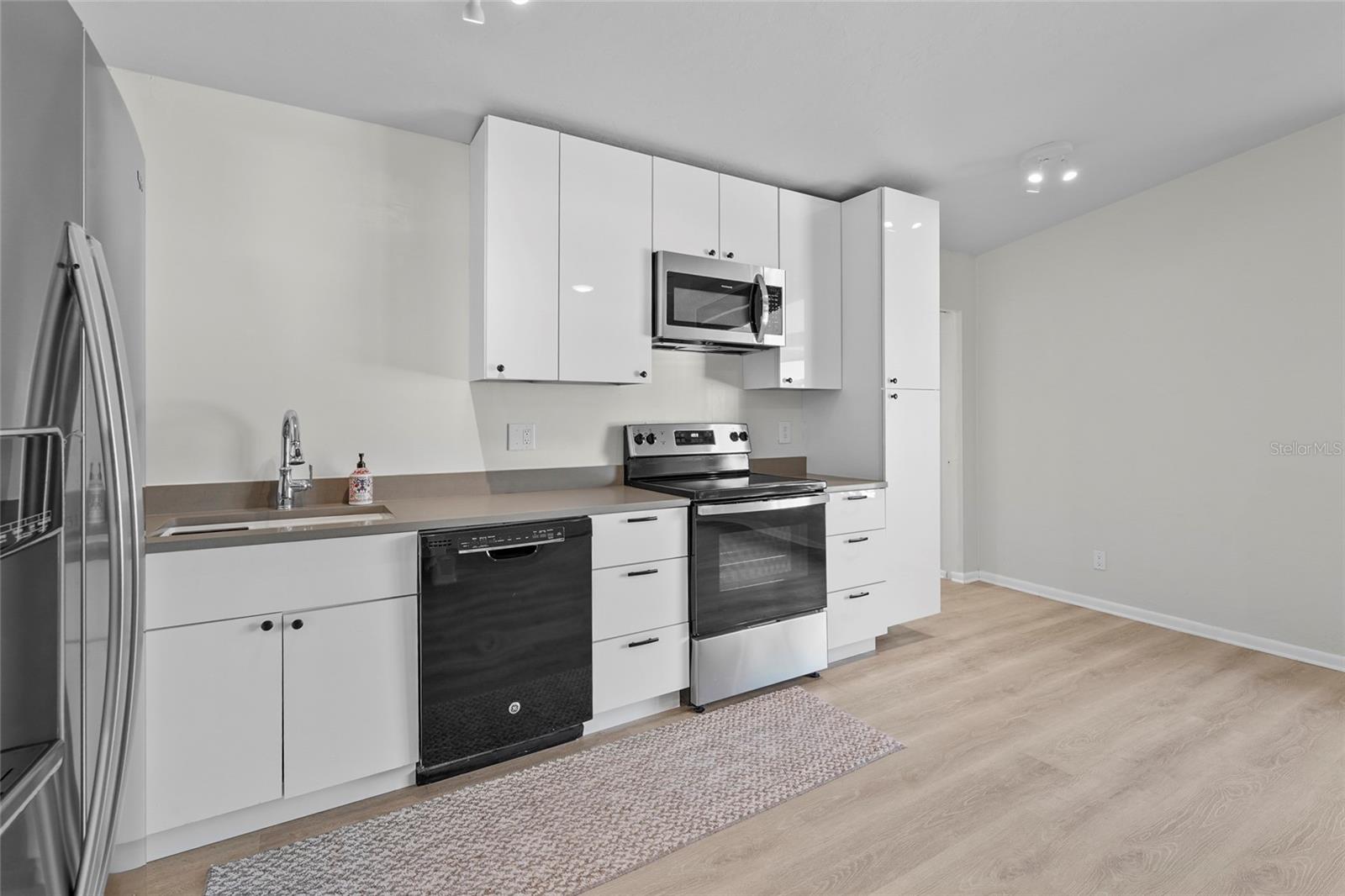 KENSINGTON PARK - Residential