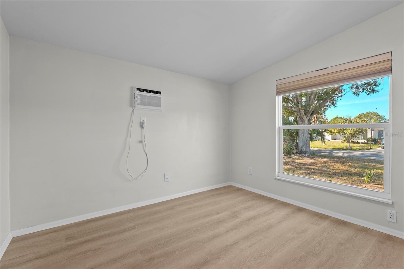 KENSINGTON PARK - Residential