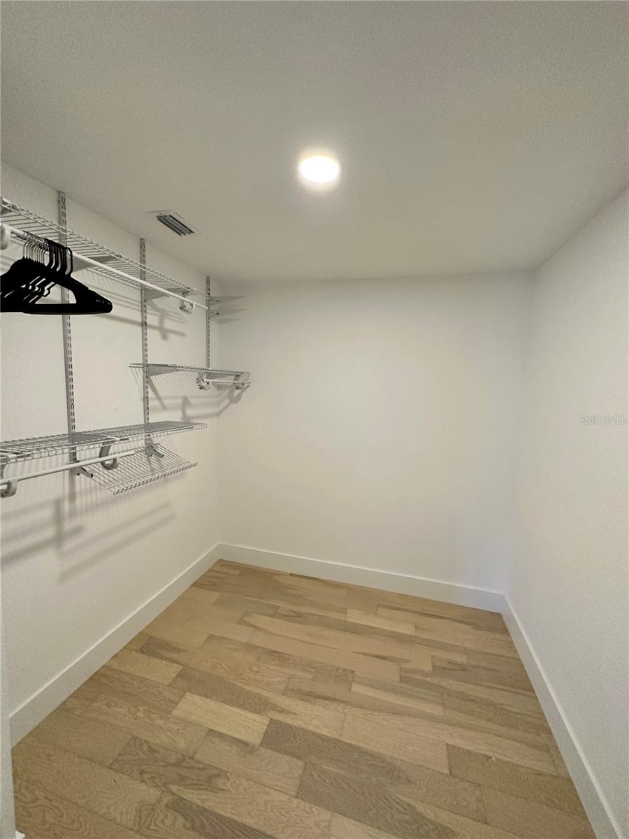 INTER BAY - Residential Lease