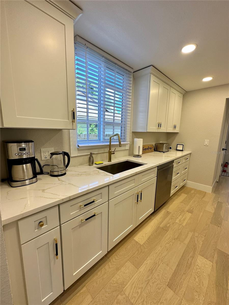 INTER BAY - Residential Lease