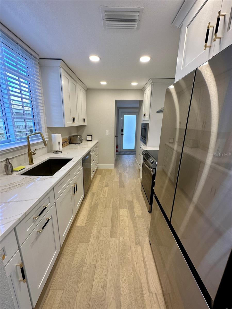 INTER BAY - Residential Lease