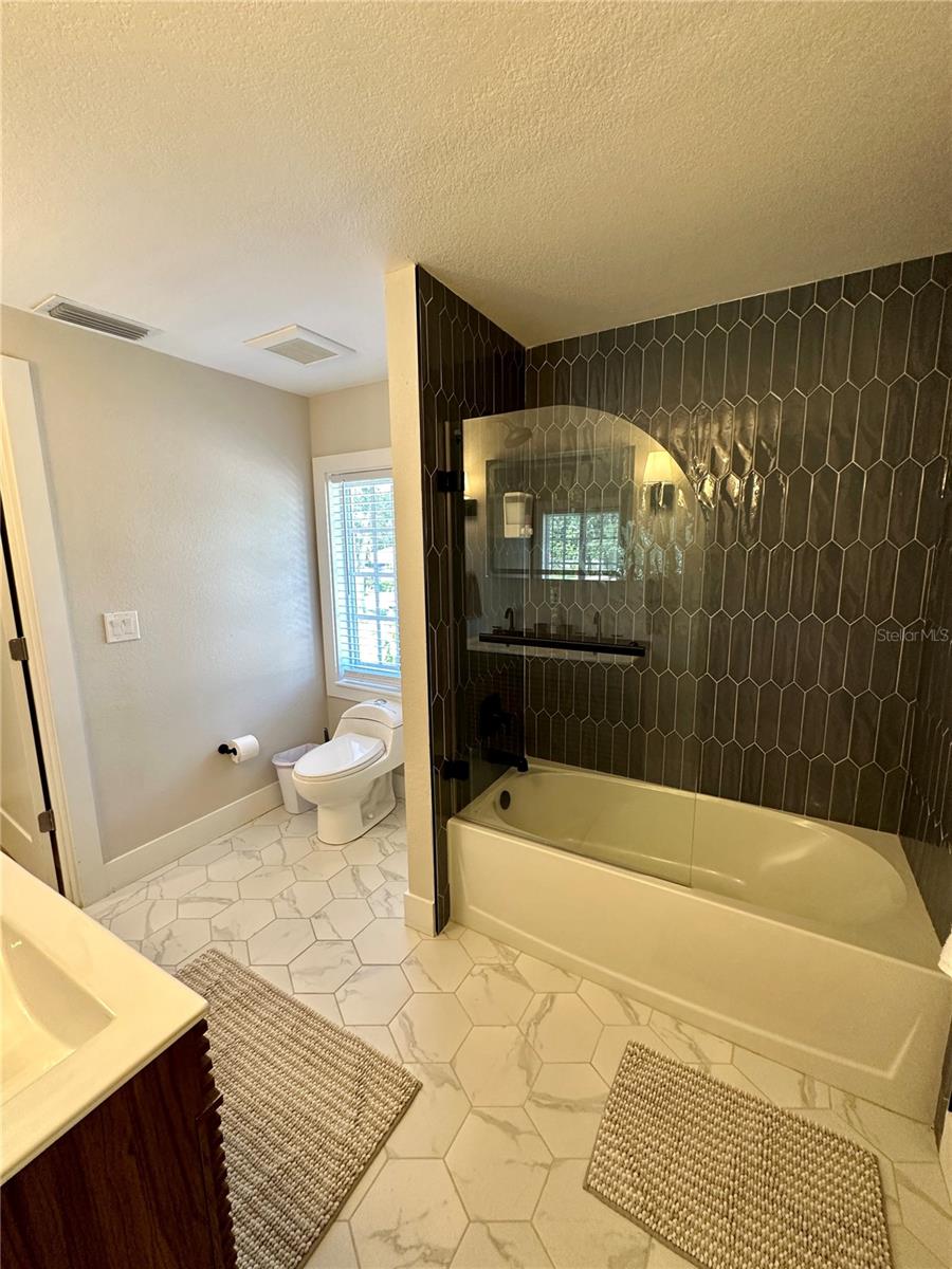 INTER BAY - Residential Lease