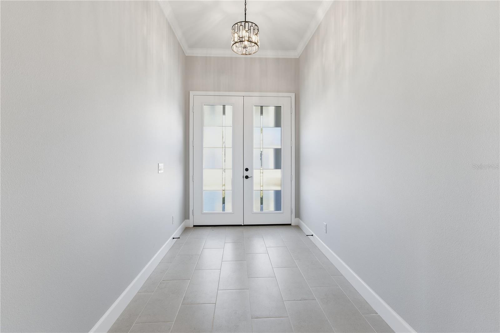 721 REDBUD COURT