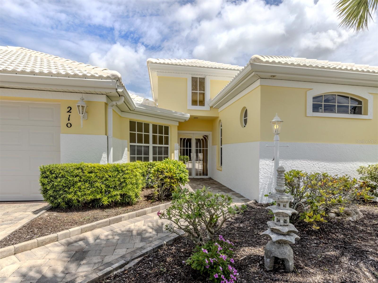 210 VESTAVIA DRIVE