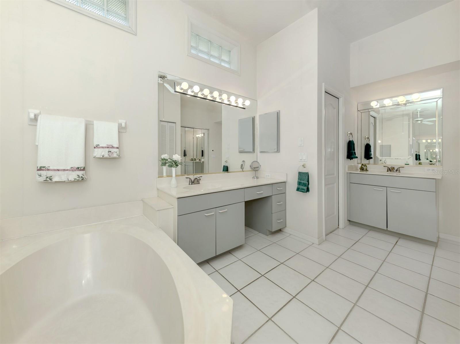 VENICE GOLF & COUNTRY CLUB UNIT 2-A - Residential