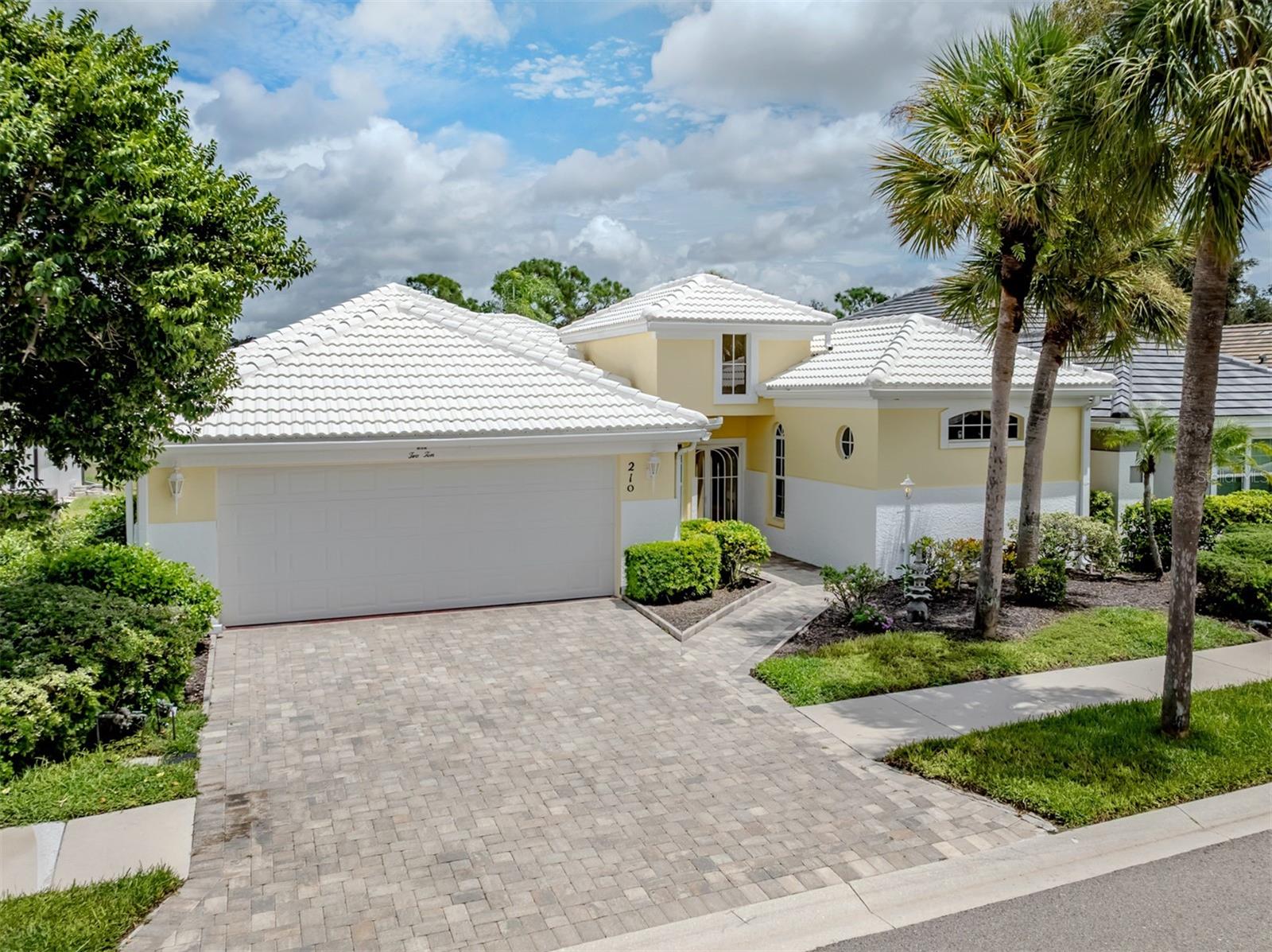 VENICE GOLF & COUNTRY CLUB UNIT 2-A - Residential