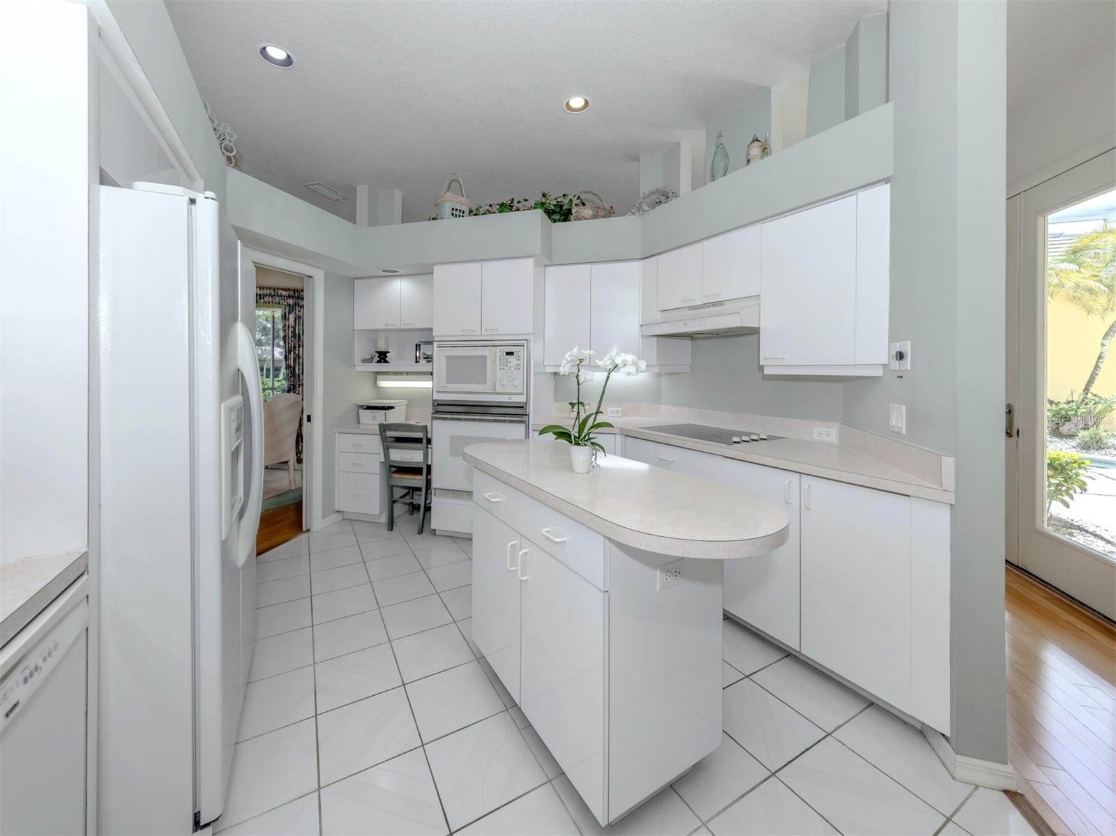 VENICE GOLF & COUNTRY CLUB UNIT 2-A - Residential