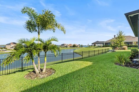 A home in AUBURNDALE