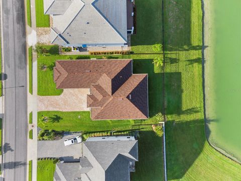 A home in AUBURNDALE