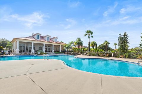 A home in AUBURNDALE