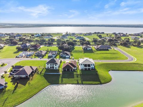 A home in AUBURNDALE