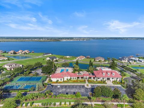 A home in AUBURNDALE