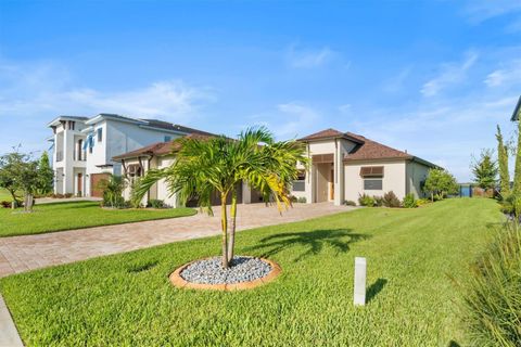 A home in AUBURNDALE