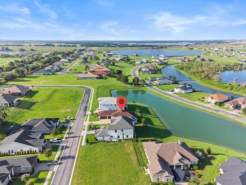 A home in AUBURNDALE