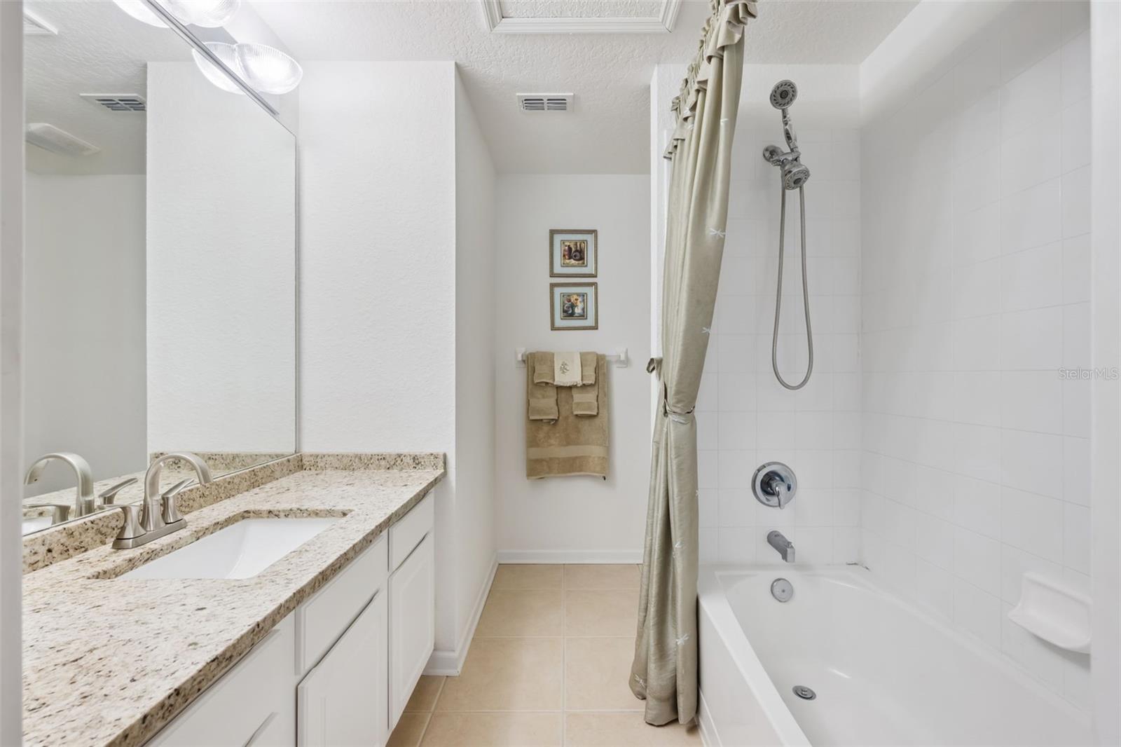 REGENCY OAKS UNIT ONE - Residential