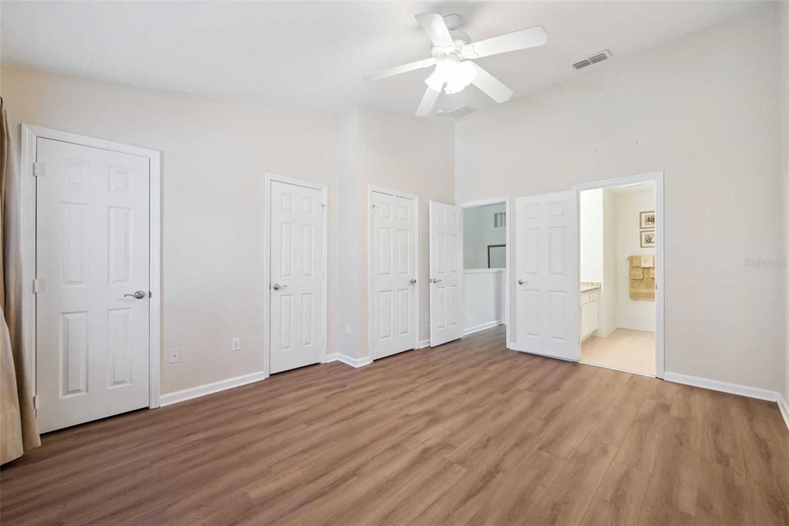 REGENCY OAKS UNIT ONE - Residential