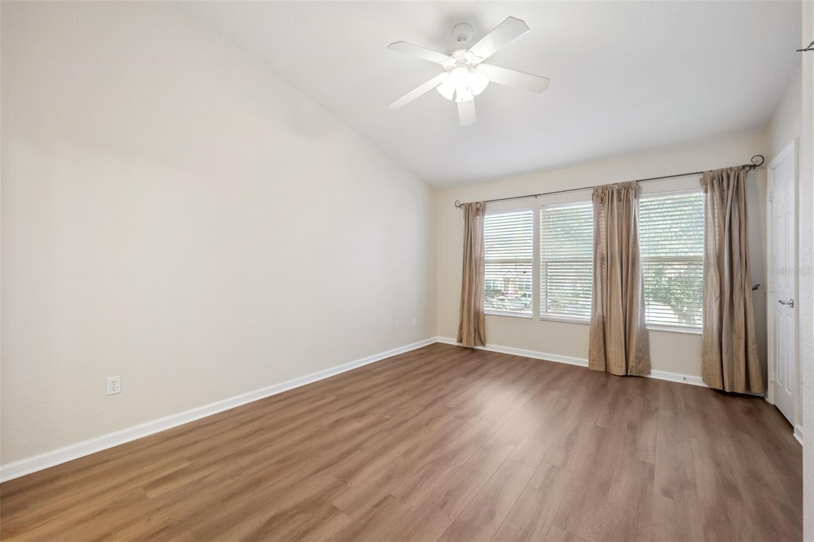 REGENCY OAKS UNIT ONE - Residential