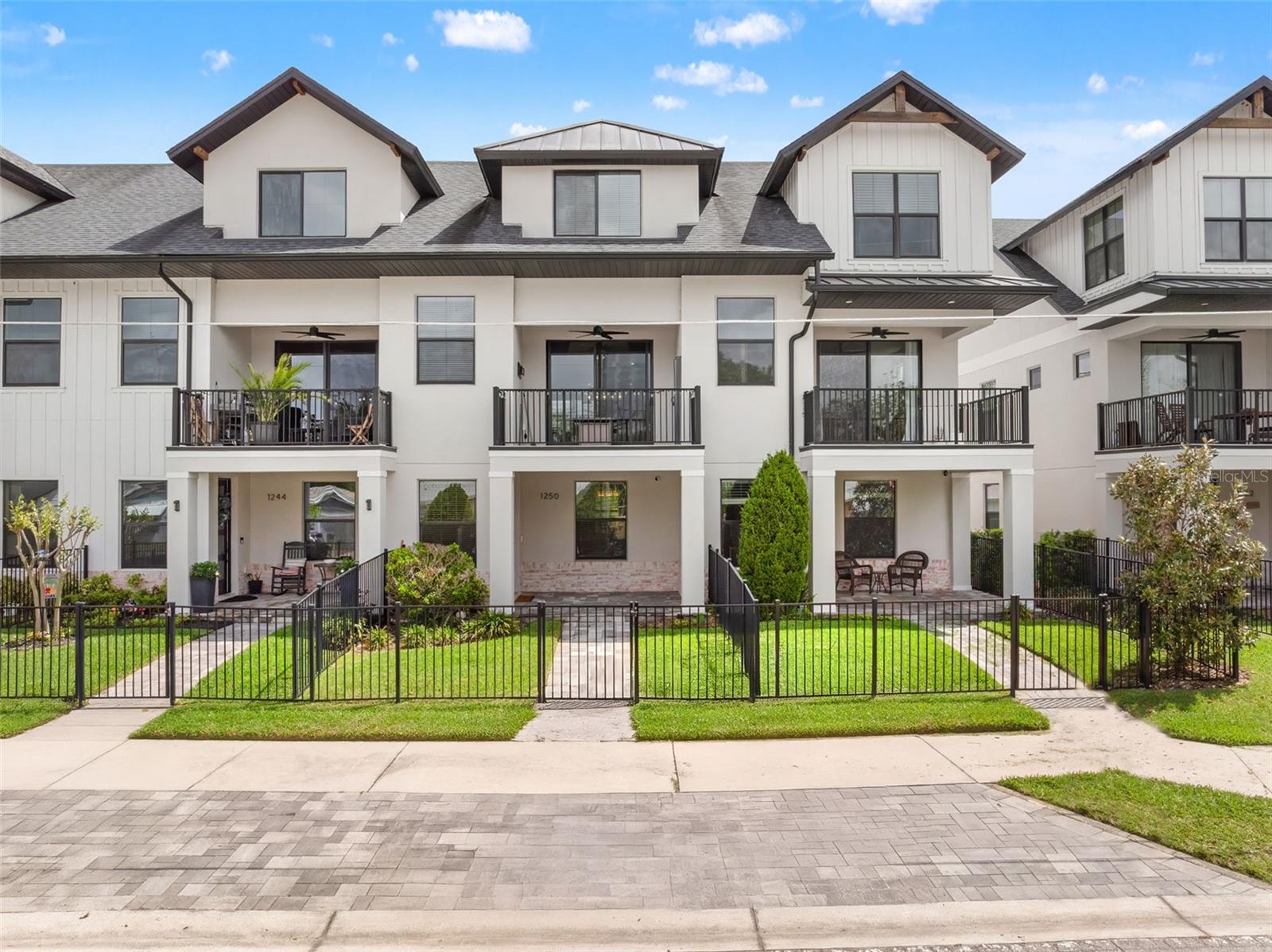 URBAN GREEN 12 - Residential